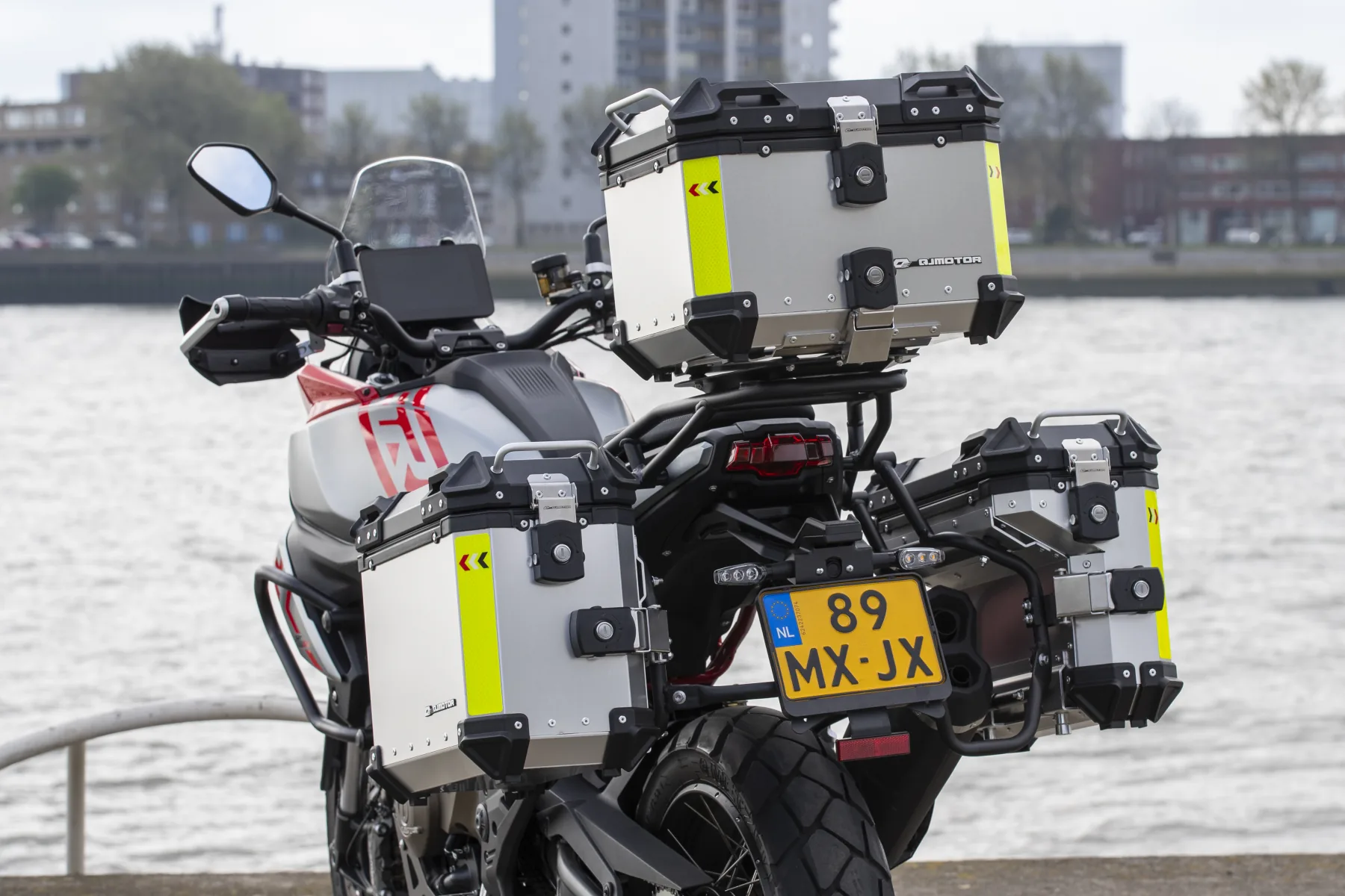 QJMotor SRT 600 SX in actie